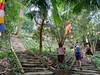 Prohlídka chrámového komplexu Tan Tien v Národním parku Tam Dao